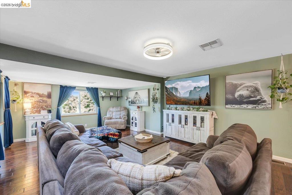 19225 Overlook Dr., Sonora, CA 95370