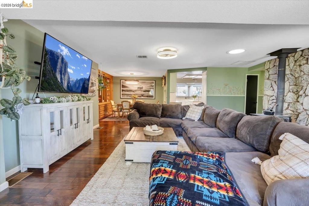 19225 Overlook Dr., Sonora, CA 95370