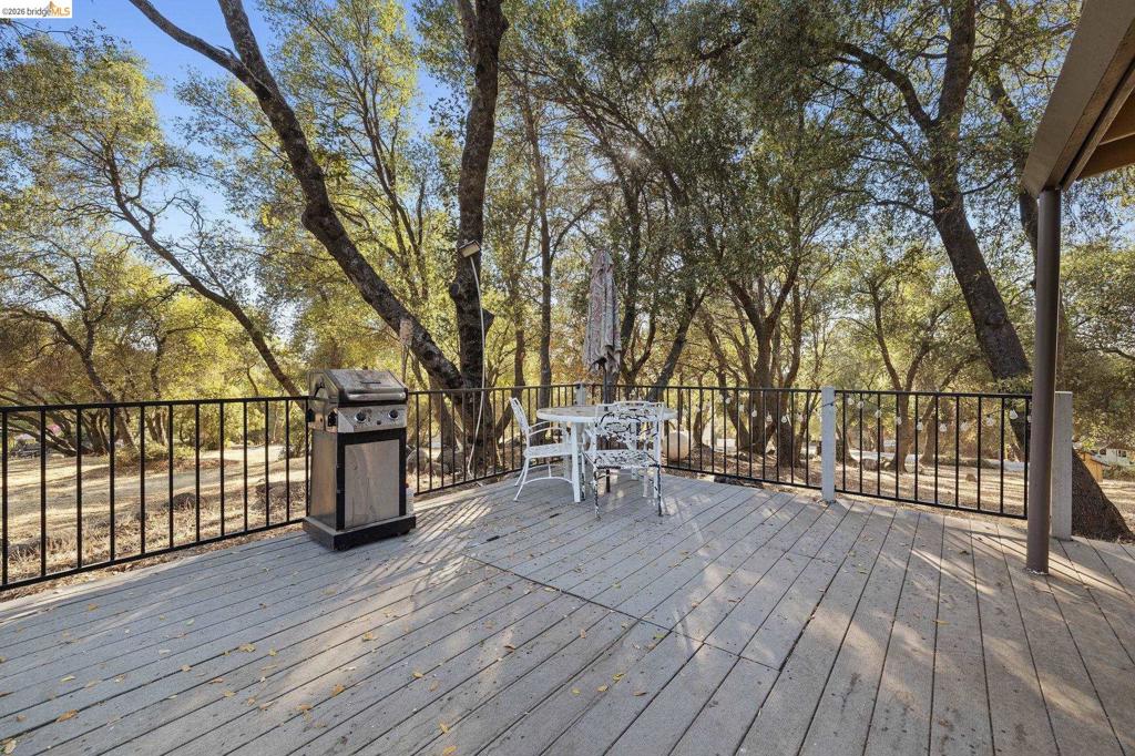 19225 Overlook Dr., Sonora, CA 95370