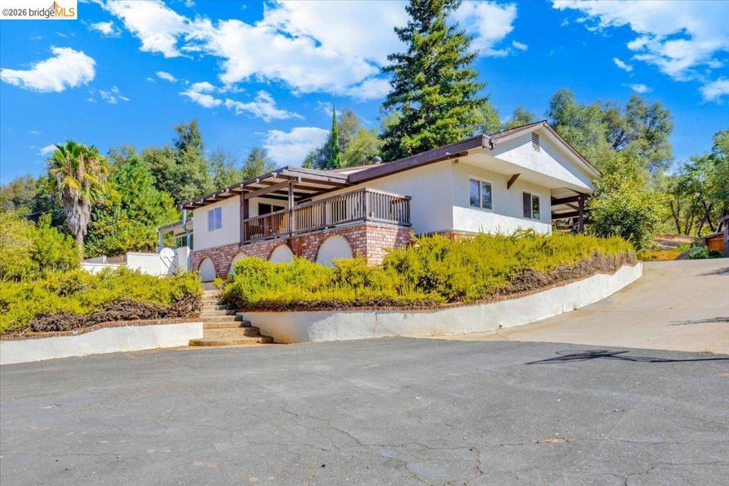 19225 Overlook Dr., Sonora, CA 95370