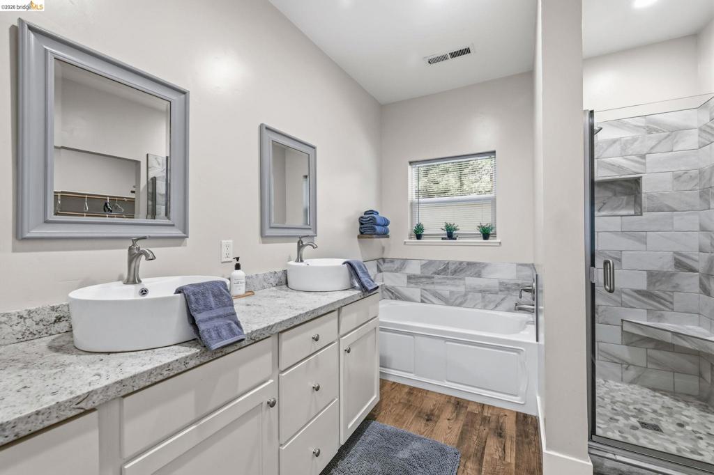 22460 Longeway Rd, Sonora, CA 95370