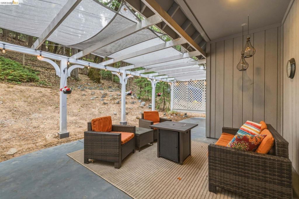 22460 Longeway Rd, Sonora, CA 95370