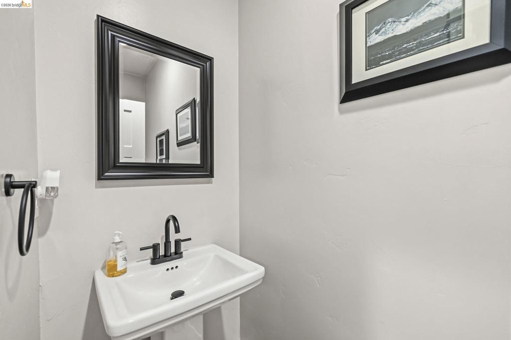 22460 Longeway Rd, Sonora, CA 95370
