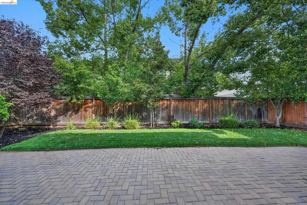 1250 Picadilly Ln, Brentwood (CC), CA 94513