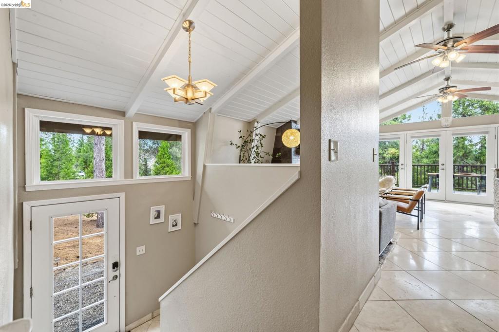 19933 Pine Mountain Dr., Groveland, CA 95321