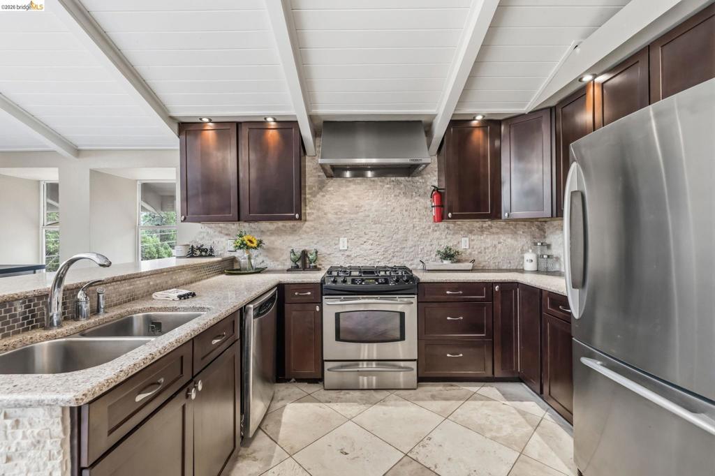 19933 Pine Mountain Dr., Groveland, CA 95321