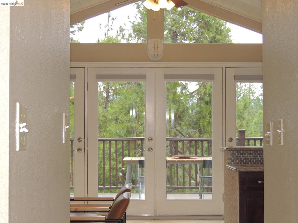 19933 Pine Mountain Dr., Groveland, CA 95321