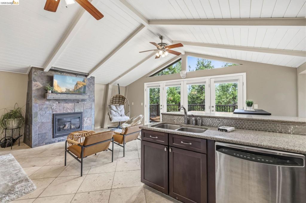 19933 Pine Mountain Dr., Groveland, CA 95321