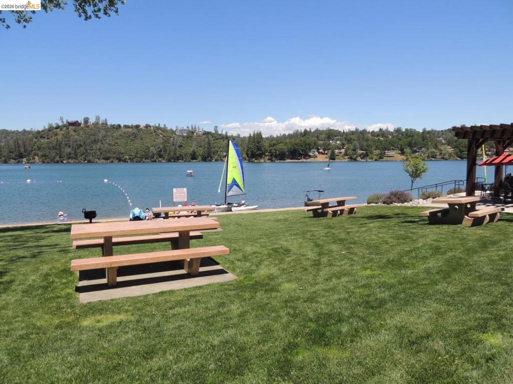 19933 Pine Mountain Dr., Groveland, CA 95321