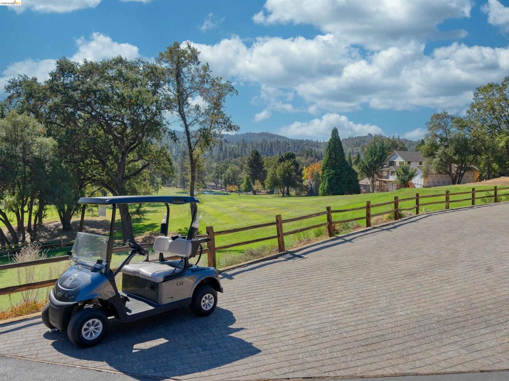19933 Pine Mountain Dr., Groveland, CA 95321