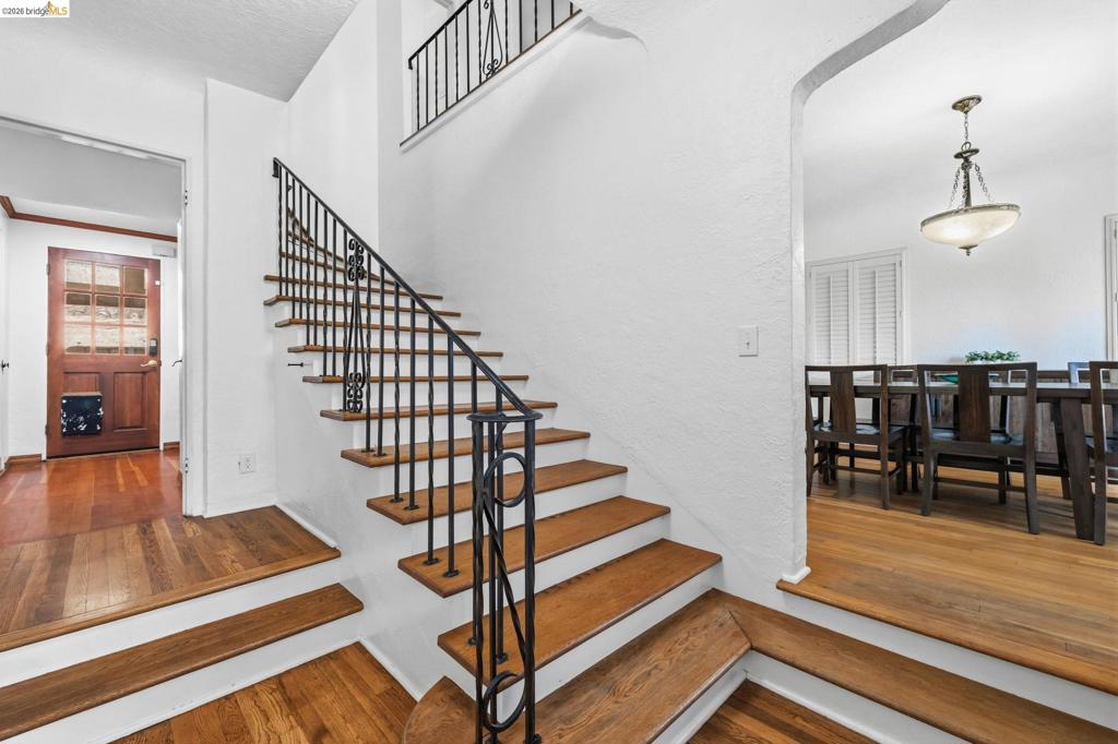 242 Hillcrest Dr, Sonora, CA 95370