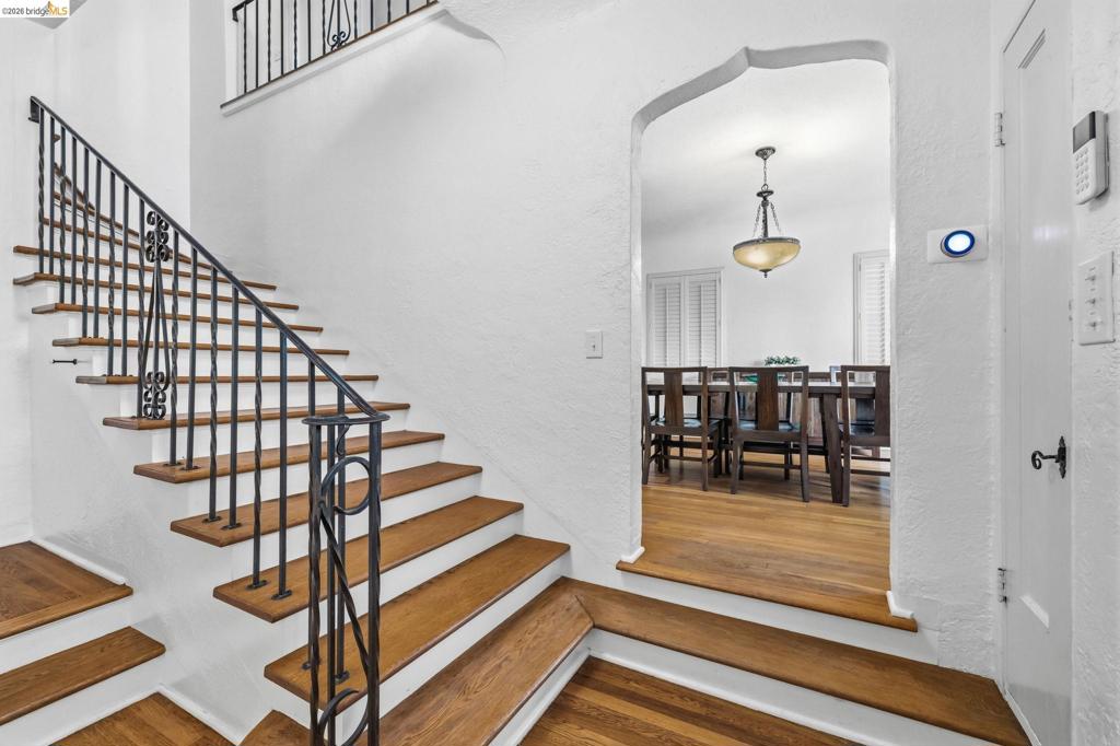 242 Hillcrest Dr, Sonora, CA 95370