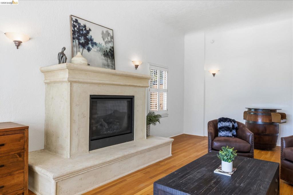 242 Hillcrest Dr, Sonora, CA 95370