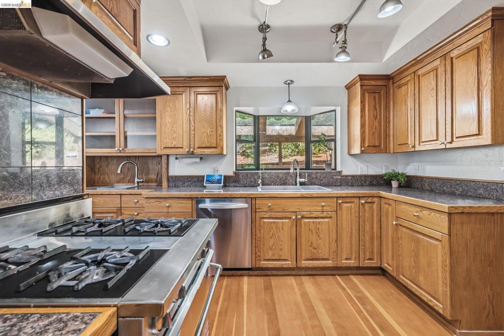 242 Hillcrest Dr, Sonora, CA 95370