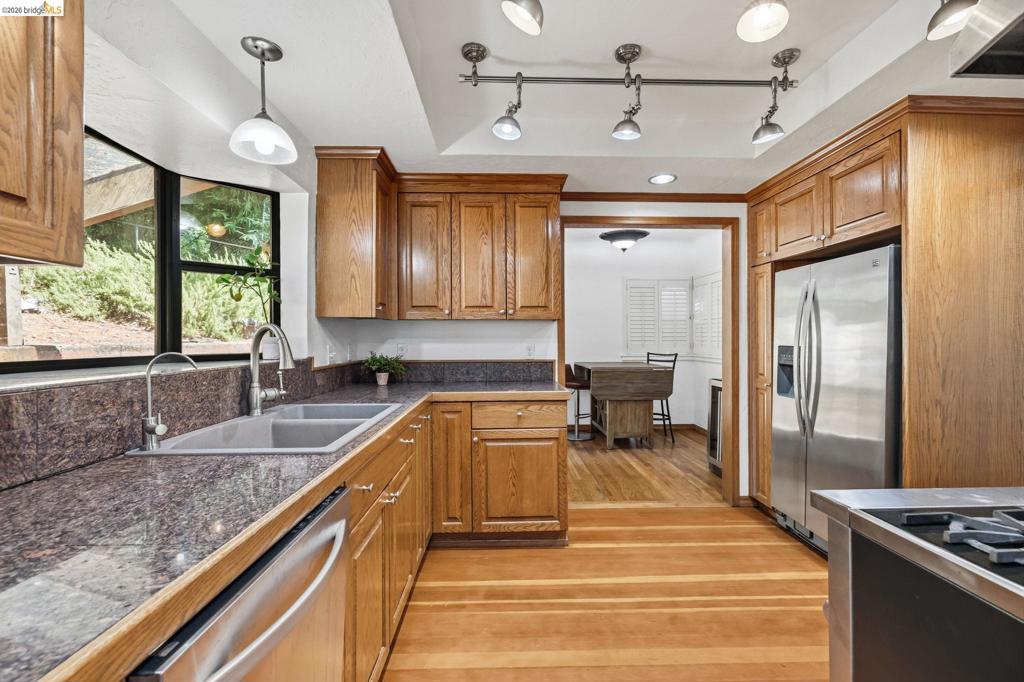 242 Hillcrest Dr, Sonora, CA 95370