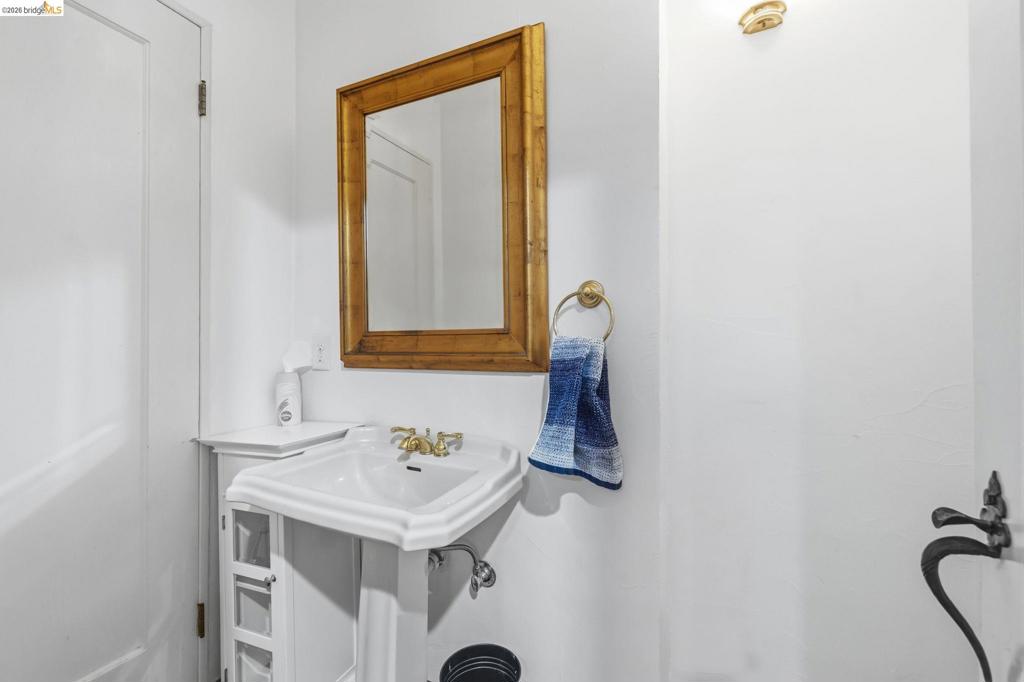 242 Hillcrest Dr, Sonora, CA 95370