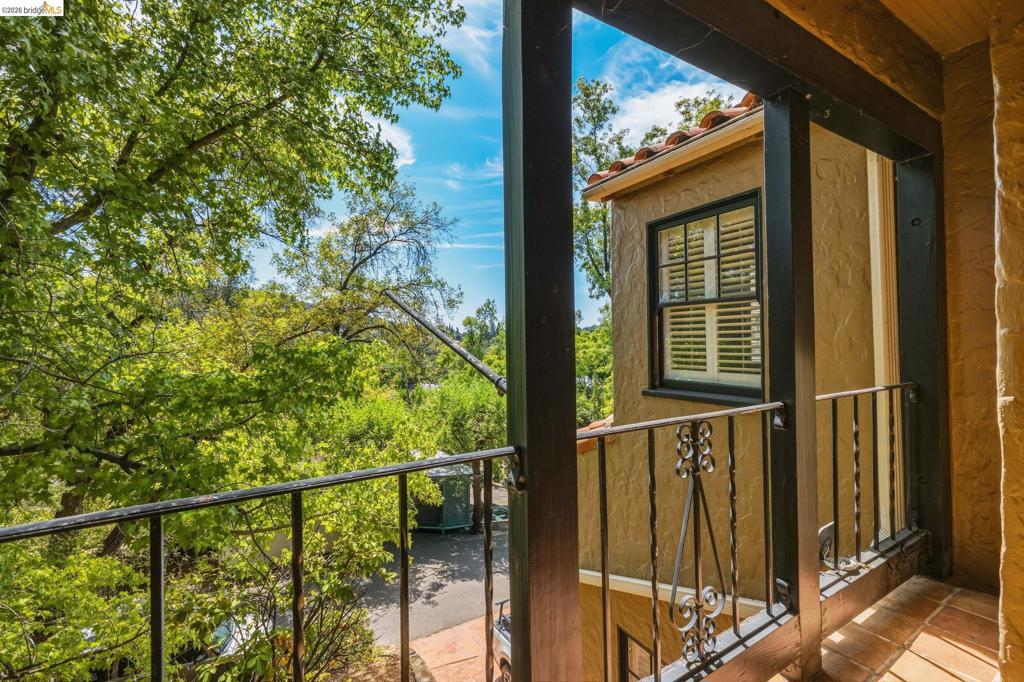 242 Hillcrest Dr, Sonora, CA 95370