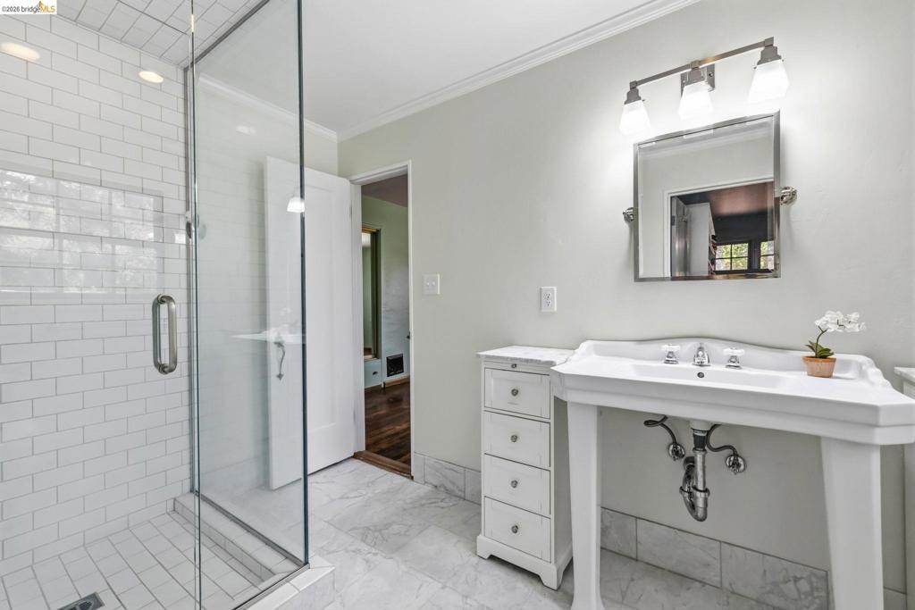 242 Hillcrest Dr, Sonora, CA 95370