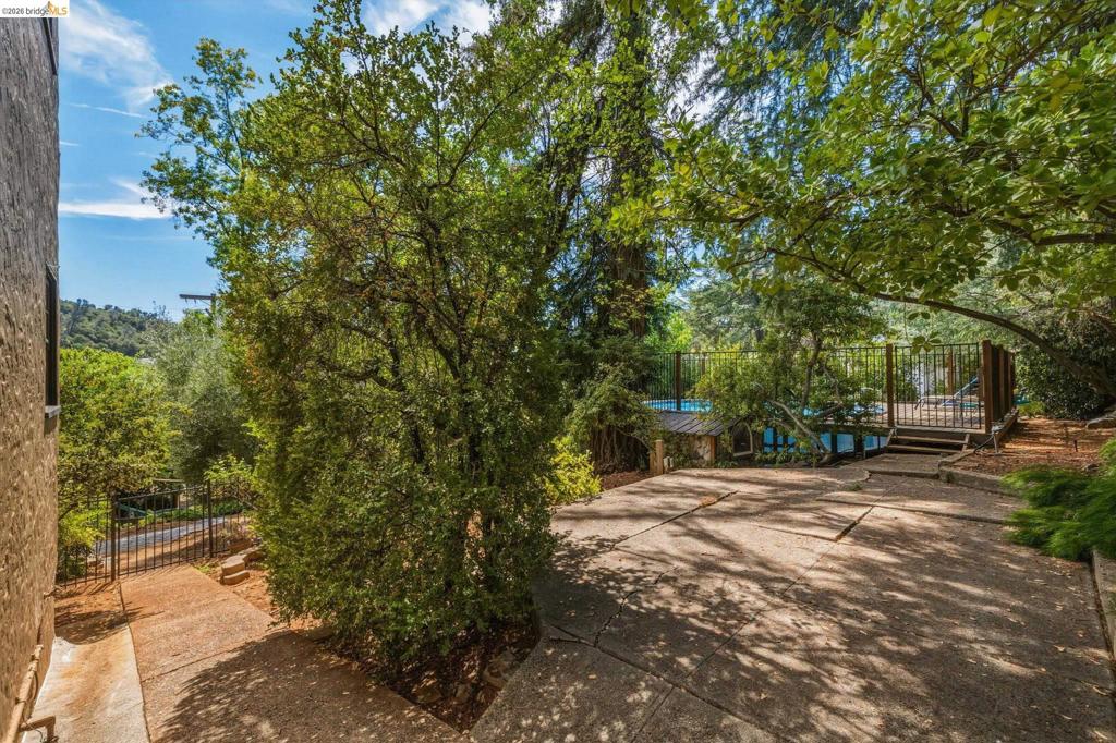 242 Hillcrest Dr, Sonora, CA 95370