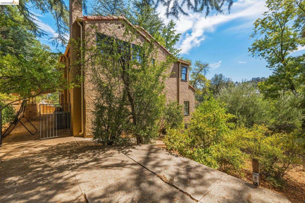 242 Hillcrest Dr, Sonora, CA 95370