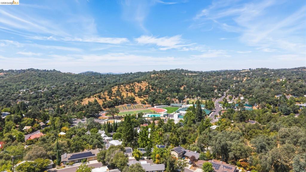 242 Hillcrest Dr, Sonora, CA 95370