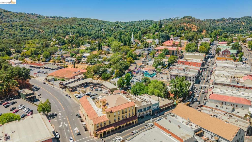 242 Hillcrest Dr, Sonora, CA 95370