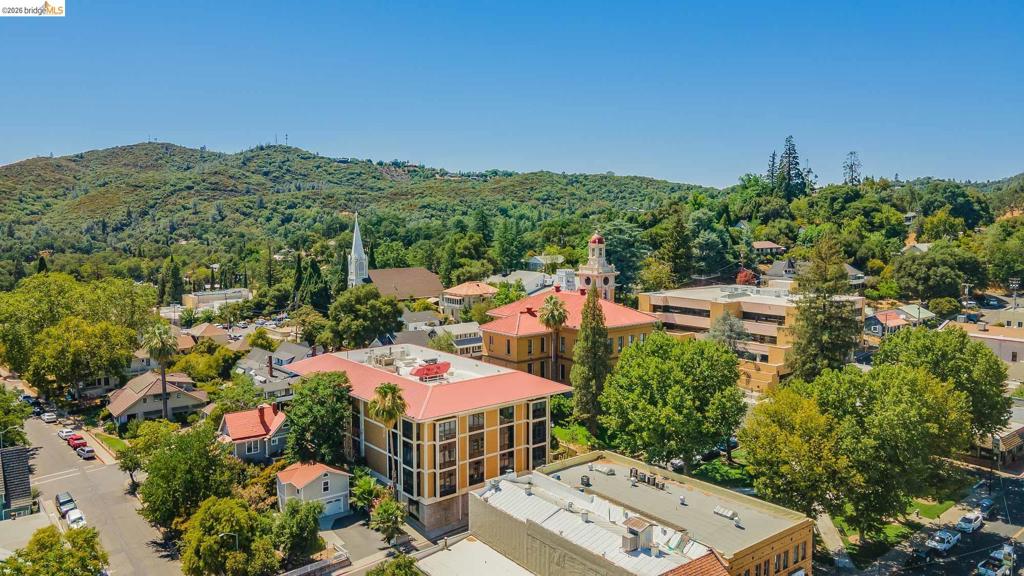 242 Hillcrest Dr, Sonora, CA 95370