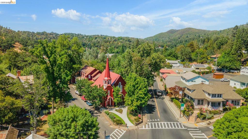 242 Hillcrest Dr, Sonora, CA 95370