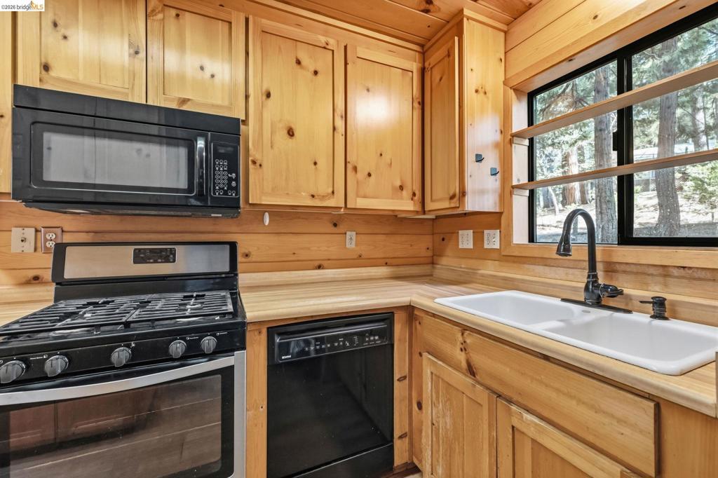 16947 E Brookside Dr., Sonora, CA 95370