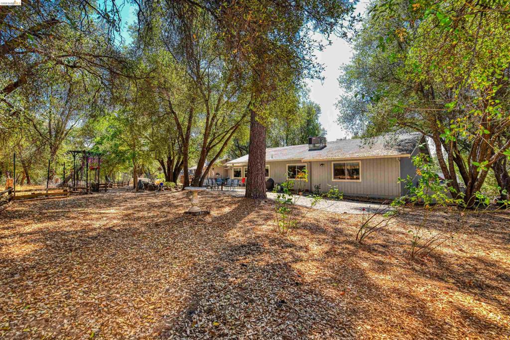 12888 Green Valley Cr, Groveland, CA 95321