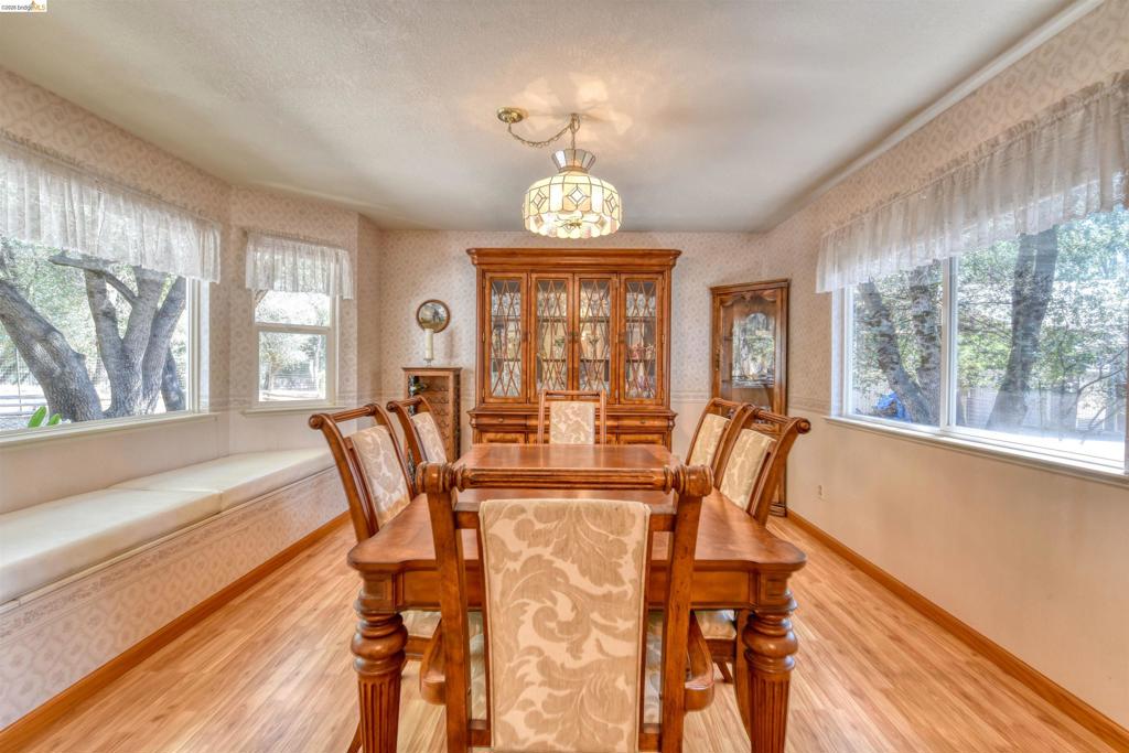 12888 Green Valley Cr, Groveland, CA 95321