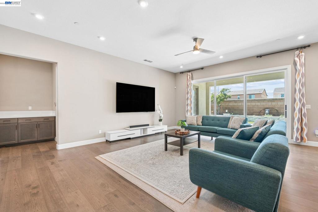 2133 Day Lily Ave, Manteca, CA 95337
