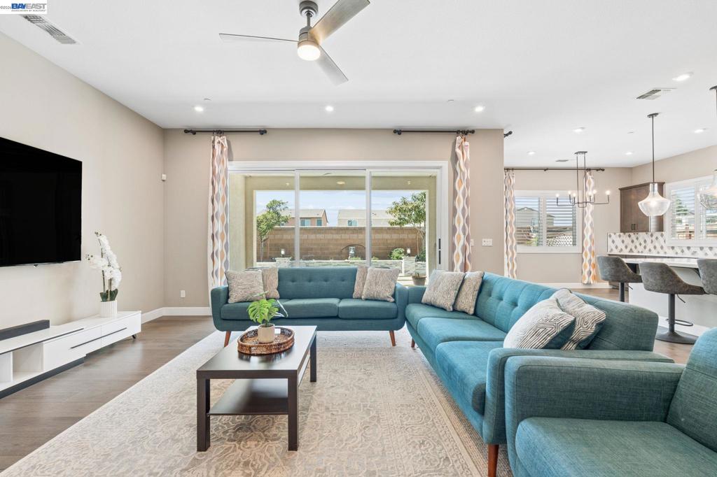 2133 Day Lily Ave, Manteca, CA 95337