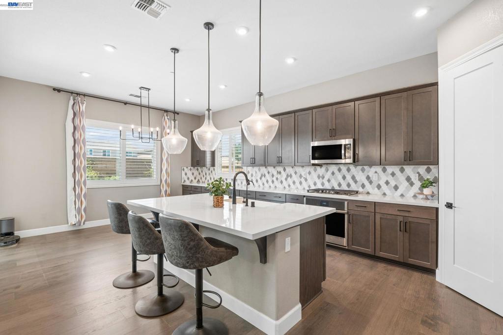 2133 Day Lily Ave, Manteca, CA 95337