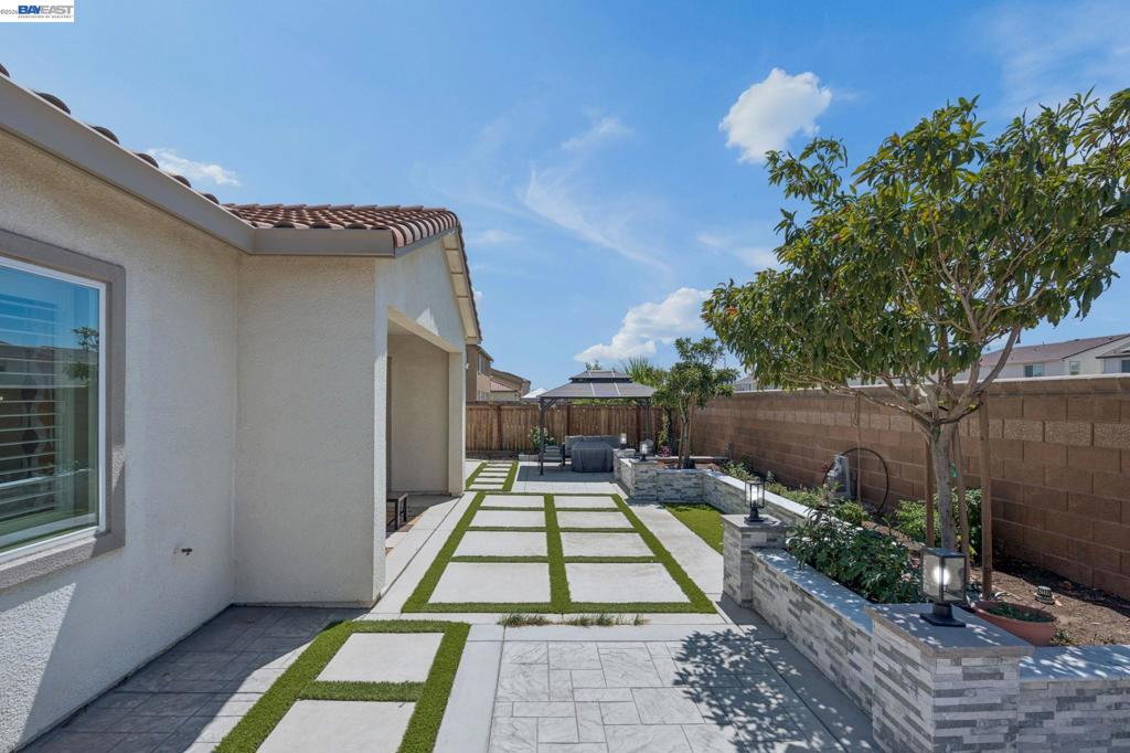 2133 Day Lily Ave, Manteca, CA 95337