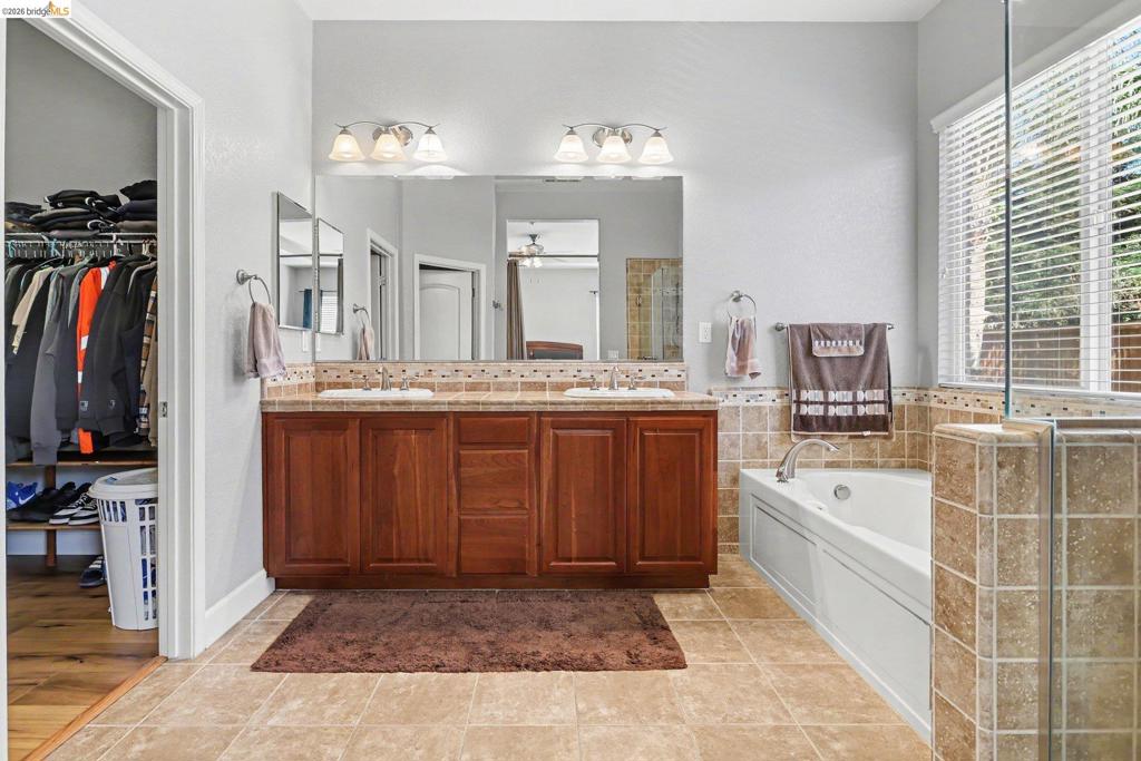106 Arezzo St, Brentwood (CC), CA 94513