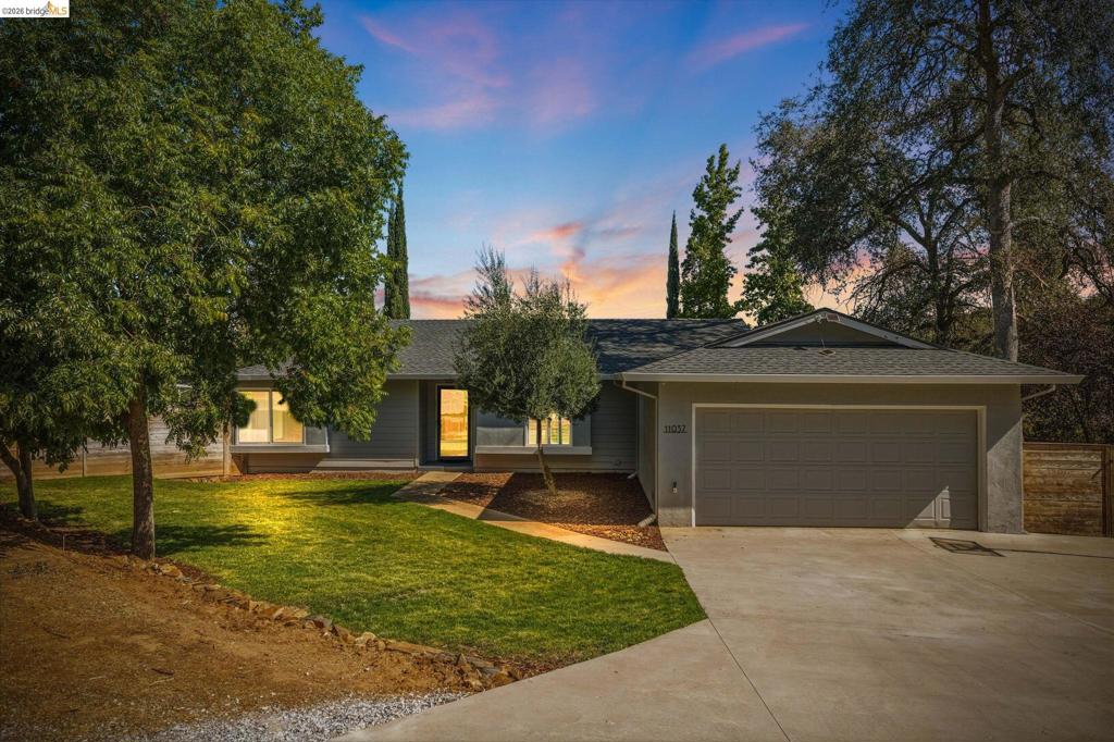 11037 Harrison Dr, Sonora, CA 95370