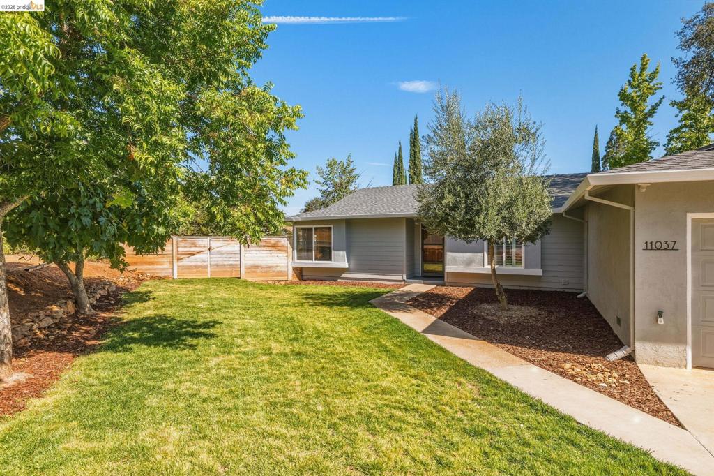 11037 Harrison Dr, Sonora, CA 95370
