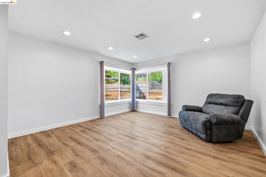 11037 Harrison Dr, Sonora, CA 95370