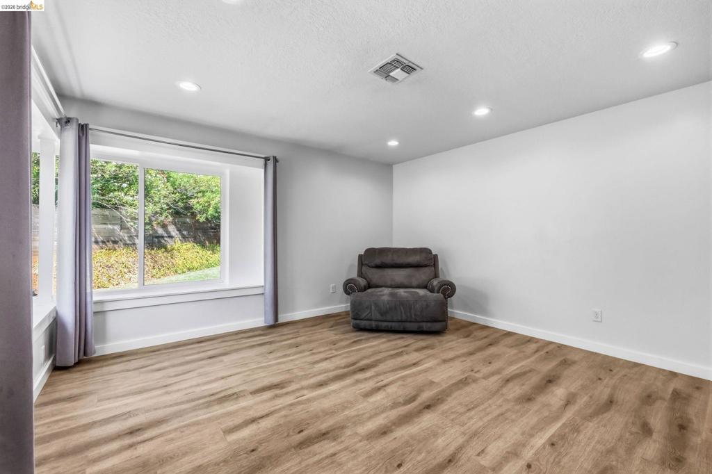 11037 Harrison Dr, Sonora, CA 95370