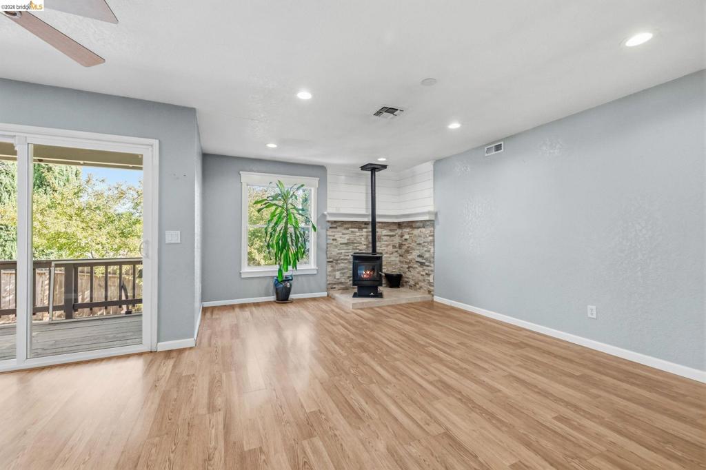 11037 Harrison Dr, Sonora, CA 95370