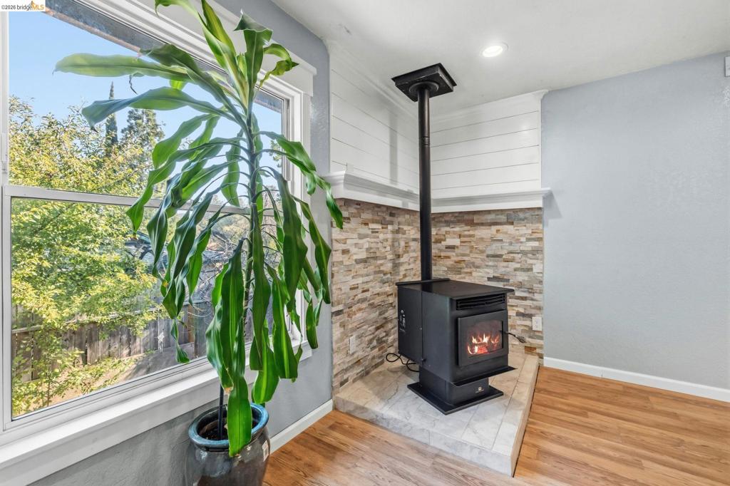 11037 Harrison Dr, Sonora, CA 95370