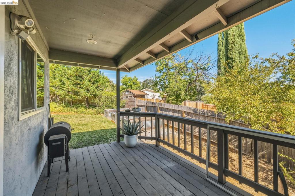 11037 Harrison Dr, Sonora, CA 95370