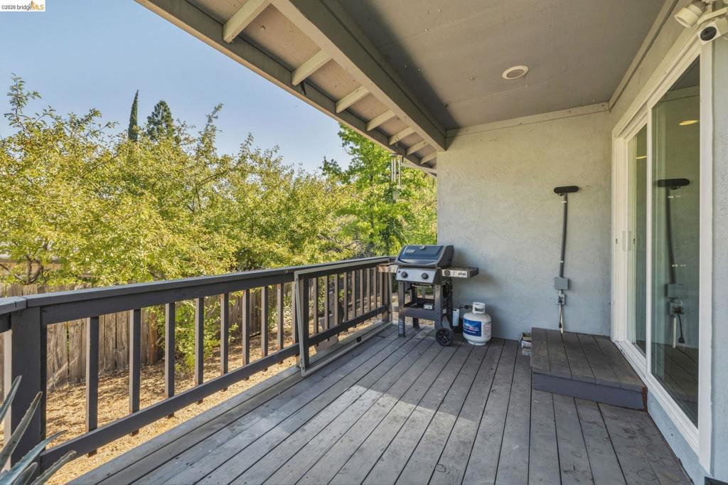 11037 Harrison Dr, Sonora, CA 95370