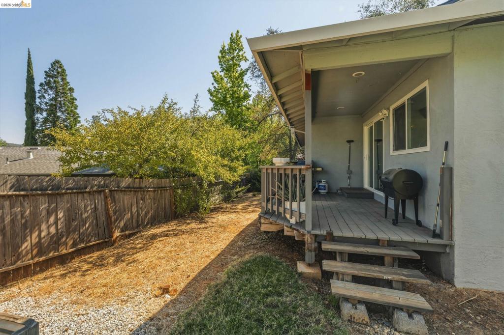 11037 Harrison Dr, Sonora, CA 95370