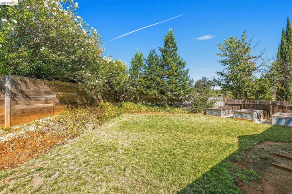 11037 Harrison Dr, Sonora, CA 95370
