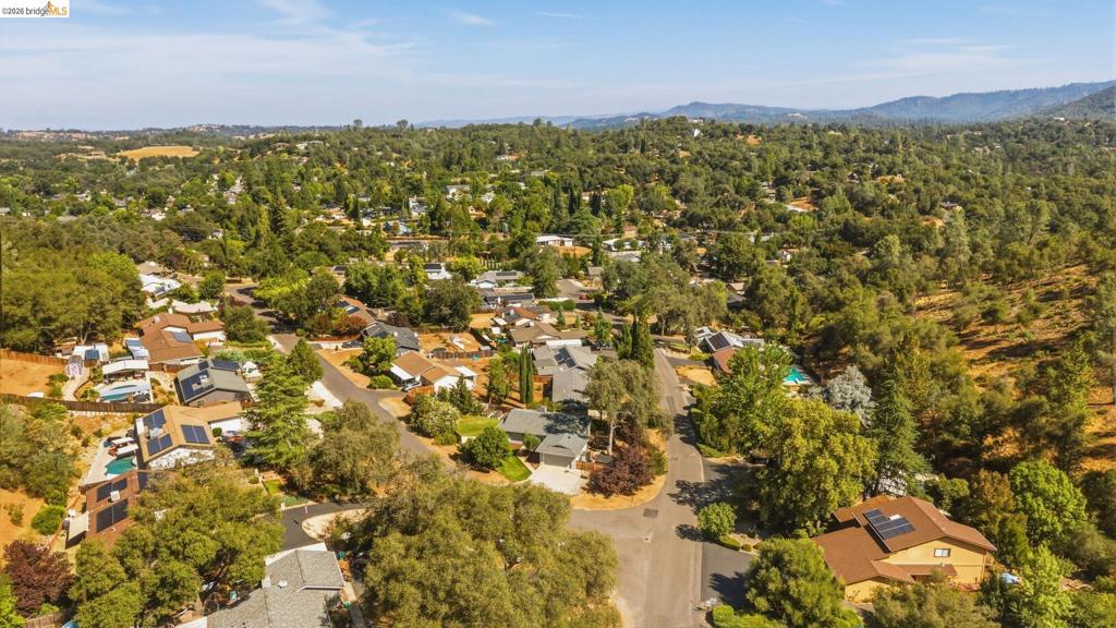 11037 Harrison Dr, Sonora, CA 95370