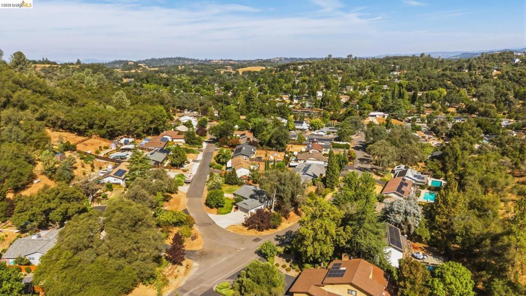 11037 Harrison Dr, Sonora, CA 95370