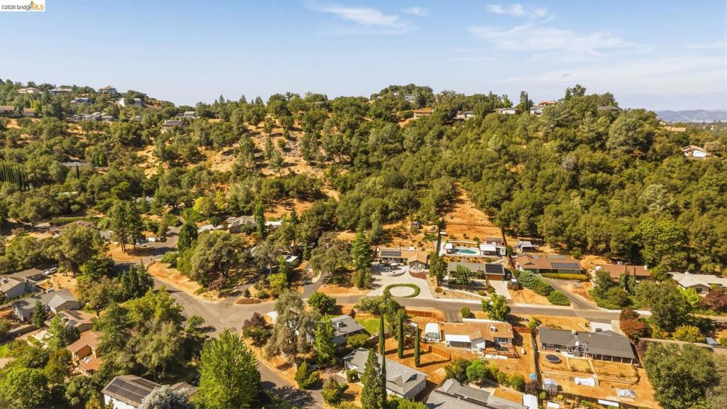 11037 Harrison Dr, Sonora, CA 95370