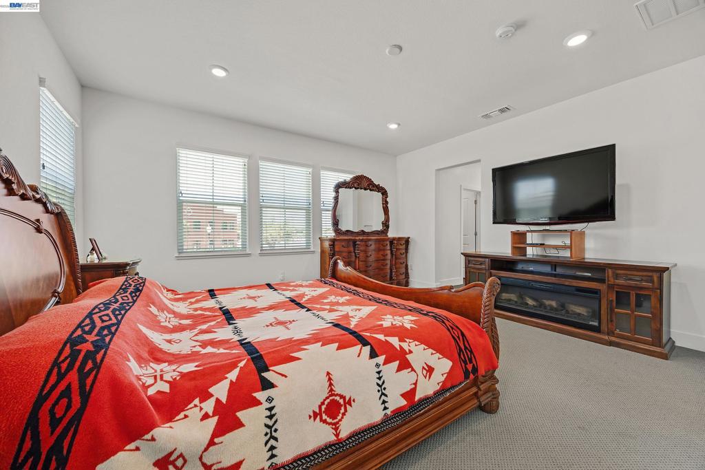 52 Redberry Loop, Brentwood (CC), CA 94513-1681
